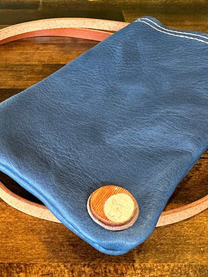 Smartphone pouch - Tochigi leather x Yaku deer leather (navy blue)