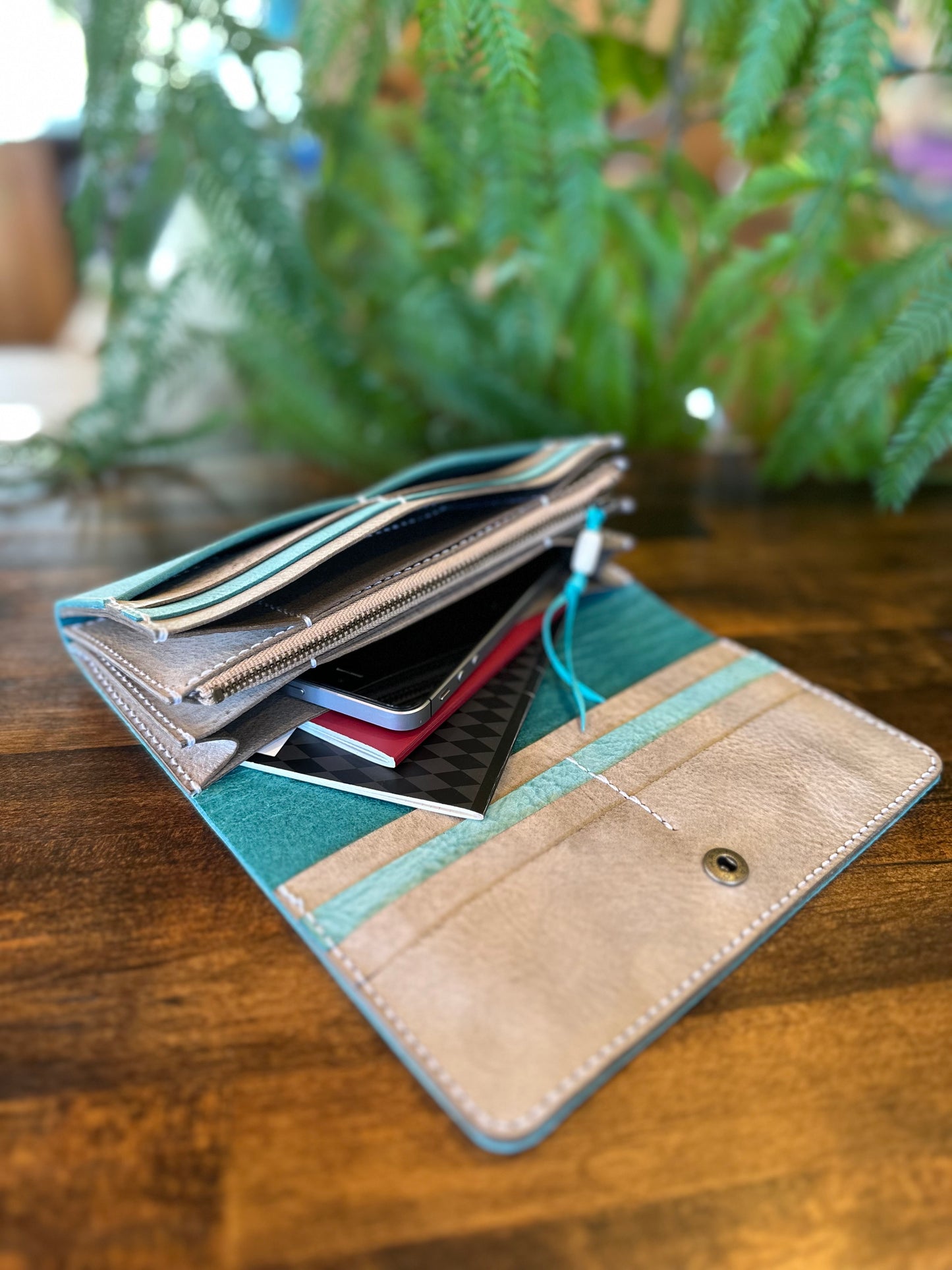Clutch-style long wallet (water tone)