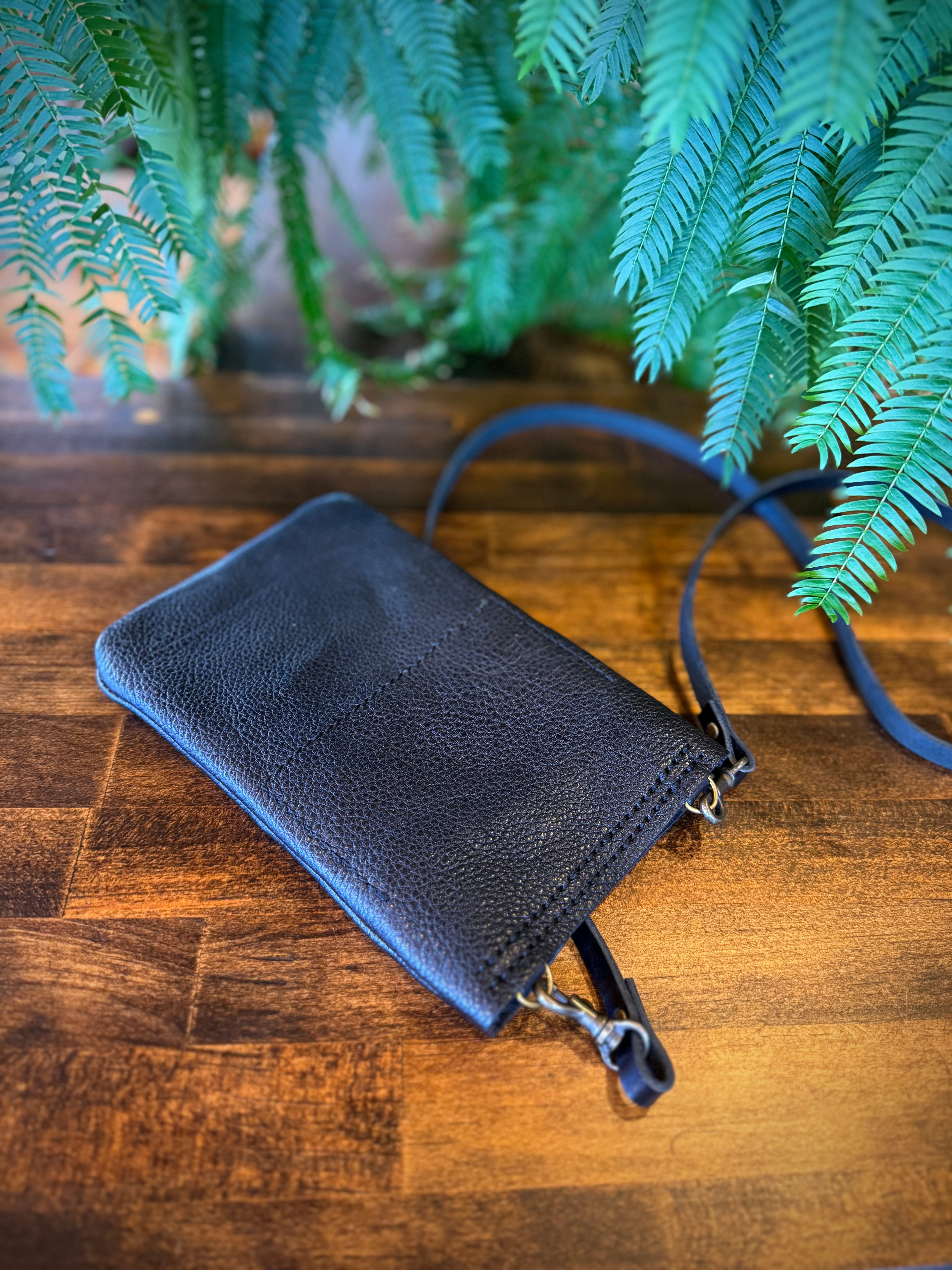 サコッシュ・京鹿革×屋久鹿のツノ（ブラック）