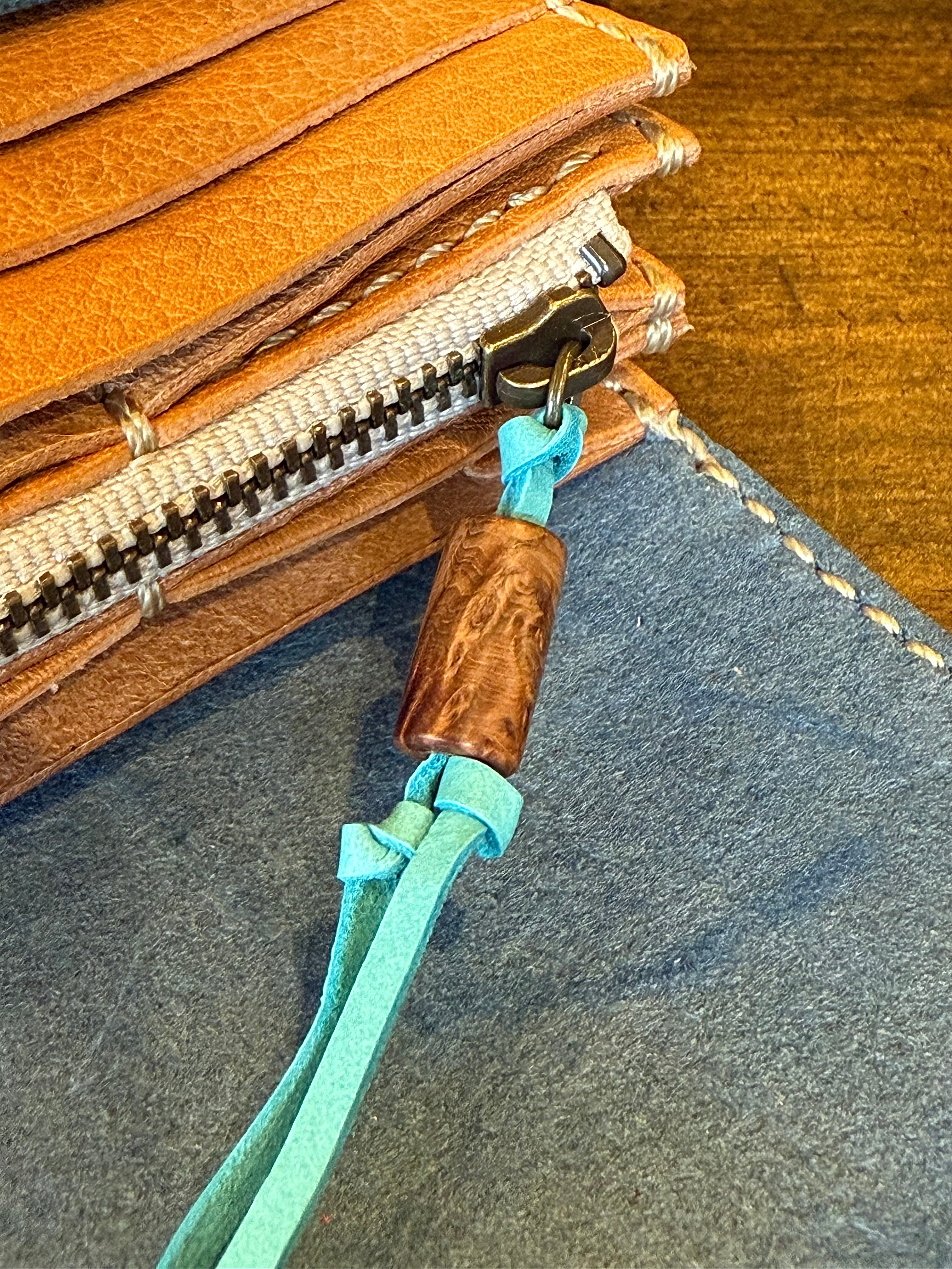 ウミガメのロングウォレット(ターコイズ×ライトキャメル)