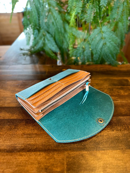 Sea turtle long wallet (turquoise x light camel)