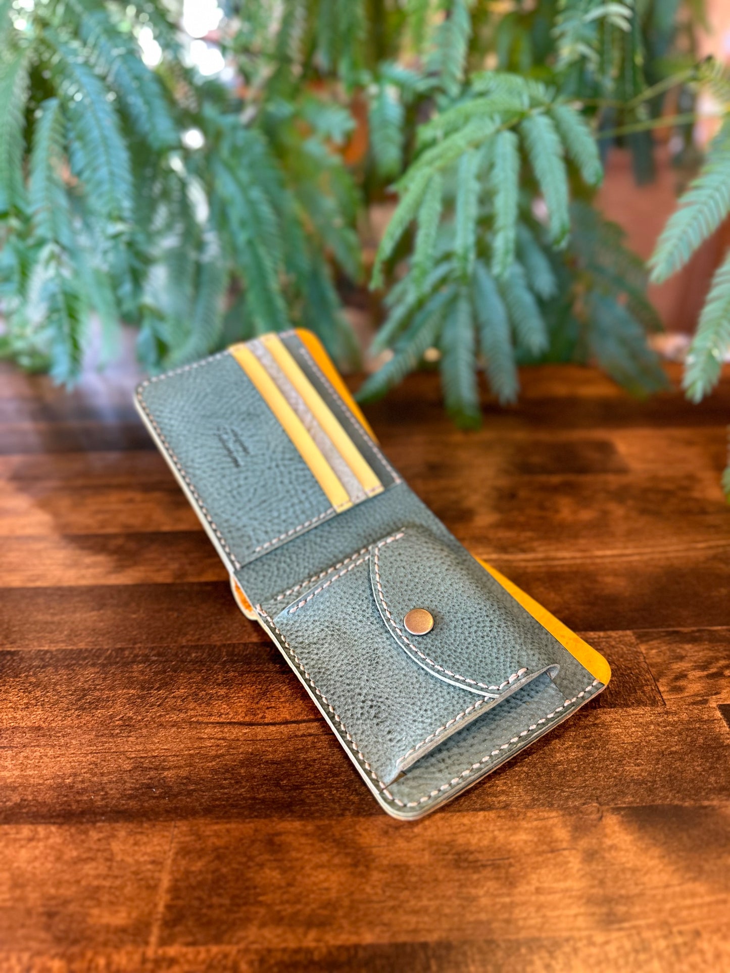 Bi-fold wallet (Hitotsubu Manbai Day)