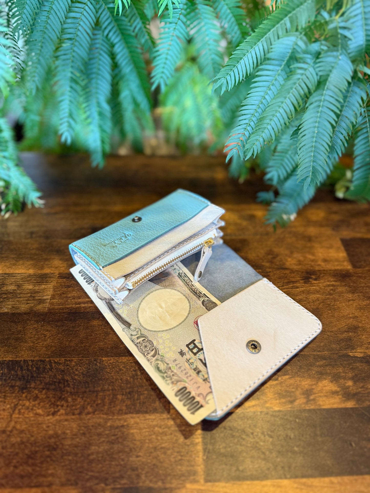 Small wallet (turquoise x light camel)